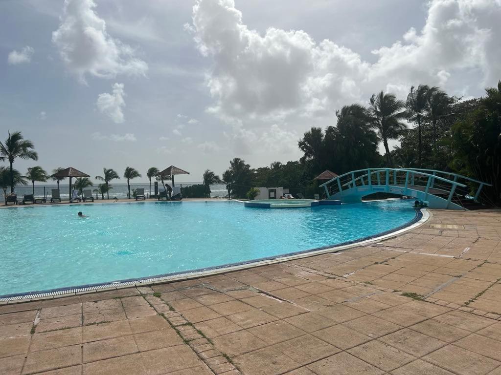 Appart T3 Village Vacances Sainte-Anne Courcelles エクステリア 写真